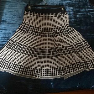 Romeo $ juliet couture black white skirt - waist band - size small